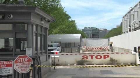 ホワイトハウス敷地内に侵入しようとした男を拘束　職員1人軽いケガ　トランプ大統領に影響なし