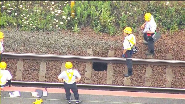 【速報】線路に穴ぼこみつかる…JR北海道の上野幌駅構内の線路上にポッカリと「線路に穴らしいものがあった」と職員が通報…新千歳空港行きの快速エアポートなどが一部運休＜北海道札幌市＞