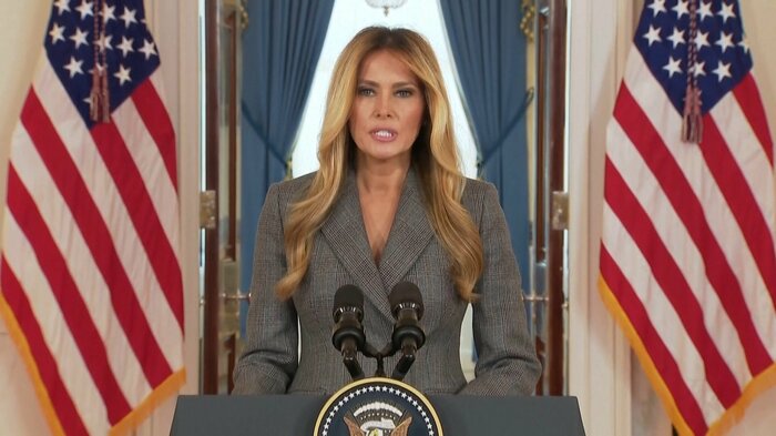 メラニア夫人はホワイトハウスで異例の声明を発表し、エプスタイン氏との関係を否定（4月9日）