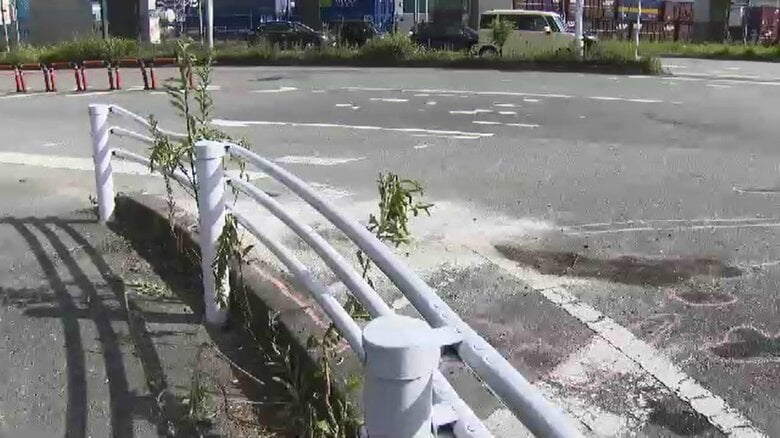 「人が車に挟まれている」　交差点で車2台が衝突　男性1人意識不明　福岡市｜FNNプライムオンライン