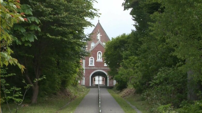 【ヒグマ速報】「トラピスト修道院」敷地内でクマの目撃情報＿修道院へ向かう門前の階段が立ち入り禁止に＜北海道・北斗市＞｜FNNプライムオンライン
