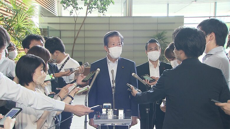 取材に応じる公明・山口代表