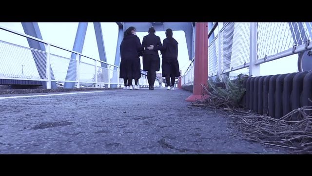 再現：後輩も駆けつけ女性を公園へ