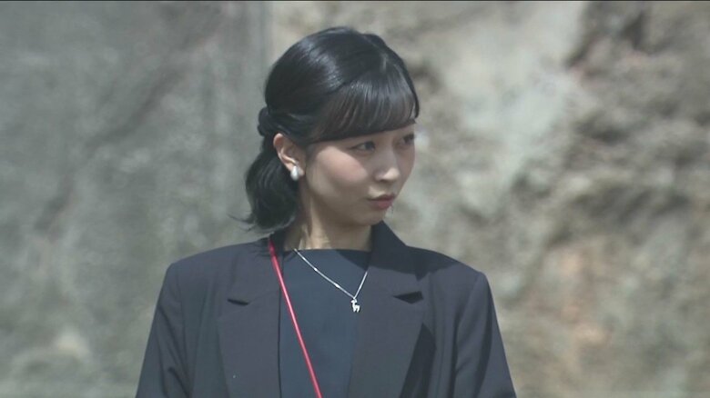 「最大の石」を前に、質問を重ねられる佳子さま