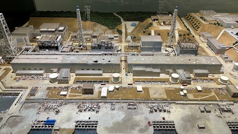 東日本大震災・原子力災害伝承館（双葉町）に展示されている福島第一原発のジオラマ
