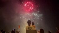 病気と闘う子どもたちに「夏休み」を　病院の駐車場で開かれた“特別な花火大会”　医師や看護師たちの挑戦