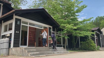 “地域のシンボル”再生に夫婦が挑戦　閉鎖した「音楽堂」をカレー店に　2024年には「ジン蒸留所」も【長野発】