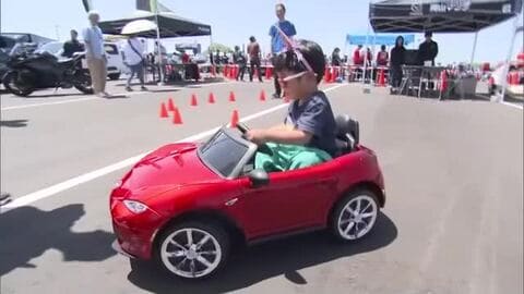 岡山市で”OkaSyo春祭り”　パトカーや消防車「働く車両」が人気　