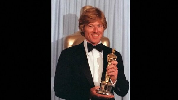 ハリウッドから本人より　ロバート・レッドフォード サイン入りポストカード ハリウッドから本人より ロバート・レッドフォード サイン入り