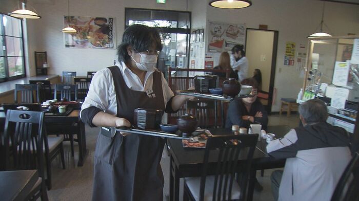 この時季利用客のほとんどがはらこ飯を頼む