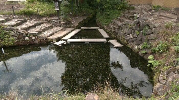 町内114カ所に湧水スポットがある（御台所清水）