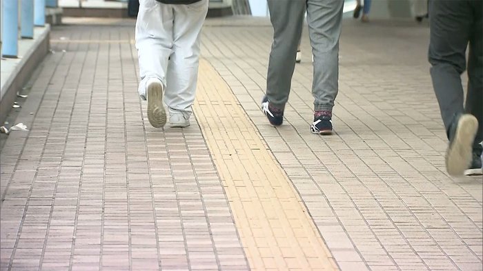 「うらやましくて」男児をける 母親と歩く姿に...