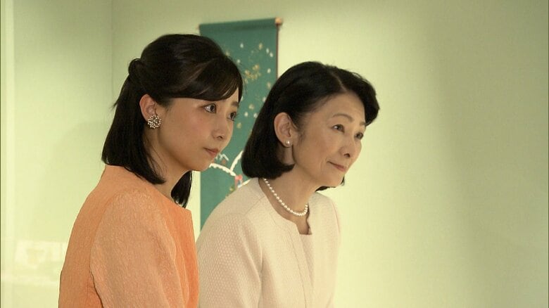 紀子さまと佳子さまが源氏物語の刺しゅう展へ　お二人での公務は約5年ぶり｜FNNプライムオンライン