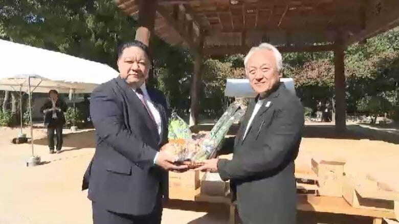 「県産の農産物で力をつけて」総重量なんと31キロ…大相撲九州場所を前に“差し入れ”　肉や野菜、みかんなど浅香山部屋へ　福岡｜FNNプライムオンライン