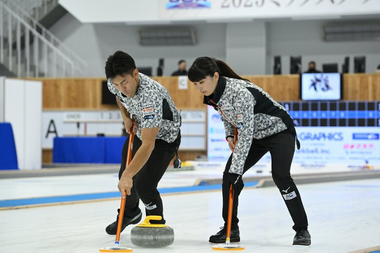 【カーリング】松村千秋・谷田康真組が崖っぷちラストロックで大逆転！名寄市出身の谷田「世界のトップで戦える試合」ミラノ・コルティナ五輪最終予選代表決定戦｜FNNプライムオンライン