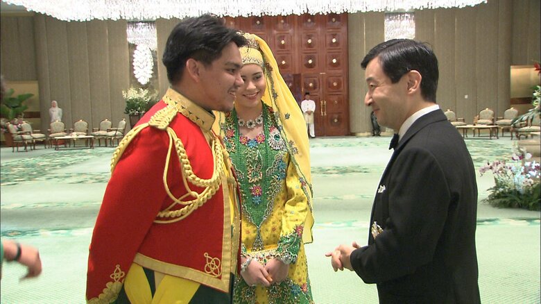 皇太子時代の2004年、ビラ皇太子の結婚式参列のためブルネイをご訪問