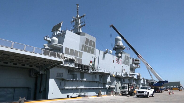 オーストラリアに寄港したイタリア海軍空母「カブール」（7/18）