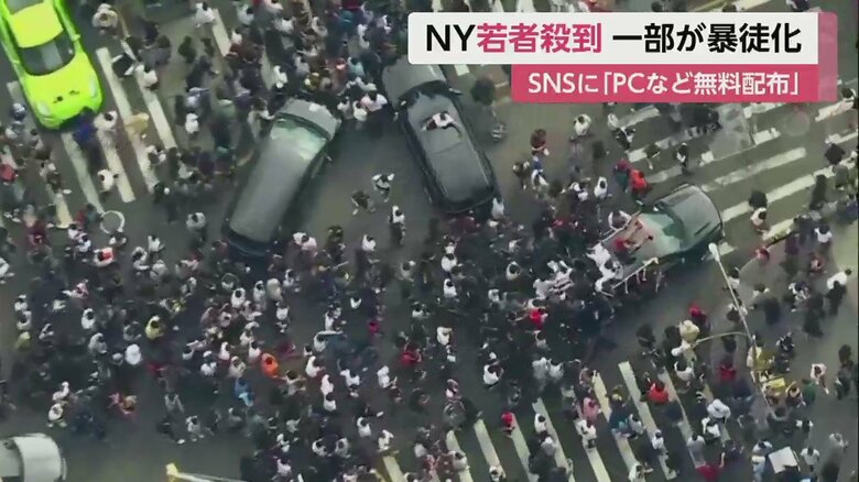 男性の車の屋根に乗るなど、ヒートアップ