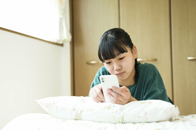 スマホの使い方は子どもと決めておくことが大事（画像：イメージ）