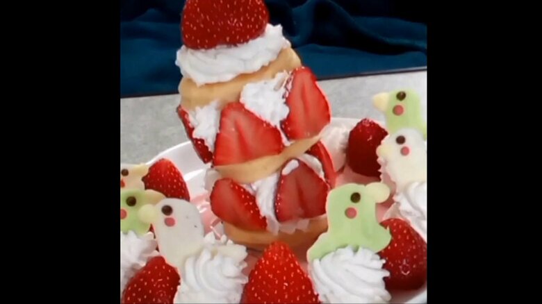 ケーキにも鳥のモチーフが