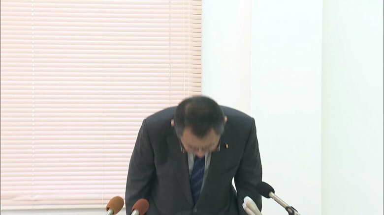 政治家個人として会見を開いた塩谷座長（1月28日）