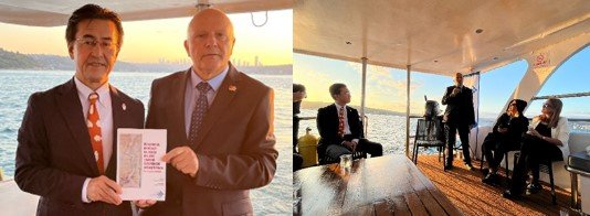 ボスポラス海峡の船の上で式典開催。笠原謙一総領事に本を進呈（2024年9月）