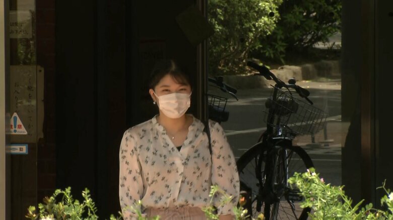 学習院大キャンパスに登校された愛子さま（午前10時半ごろ）