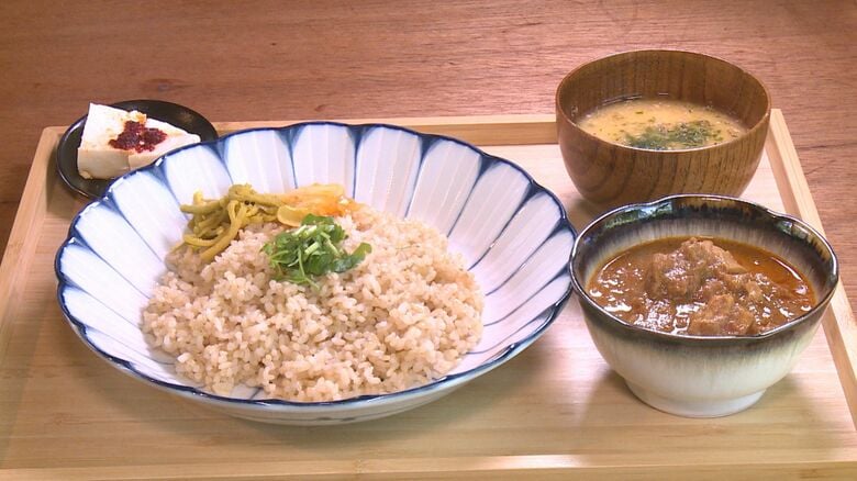 アヤカレー定食（チキンカレー）1250円