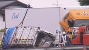 大型トラックが渋滞中の車列に突っ込む　圏央道で４台からむ事故　1人死亡、7人搬送　トラック運転手を逮捕　茨城