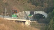 連続トンネルで事故多発 ベテランドライバーと鳥取西道路の構造を徹底調査