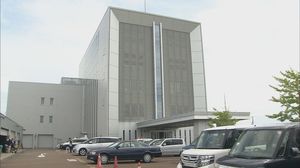 ほぼ直線の国道で…未明に乗用車が道路右側の電柱へ突っ込む 運転していた20歳会社員の男性死亡