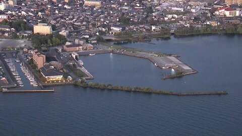 琵琶湖に中学生とみられる男性が転落　20分後に救助も心肺停止の状態　当時、長浜港の船着き場に子供たち