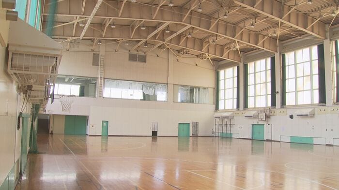 地区で最初に開く避難所、福井市の松本小学校