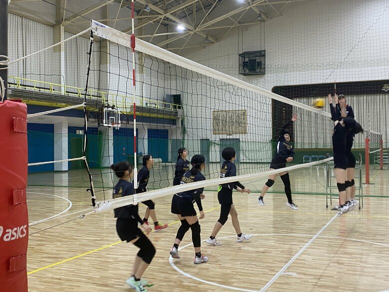 【バレーボール】北海道の女子中学生がバレーで国際交流！12月にシンガポール遠征へ｜FNNプライムオンライン