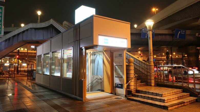 駅の出入口が開閉する連続写真その１（画像提供：東京地下鉄株式会社） 