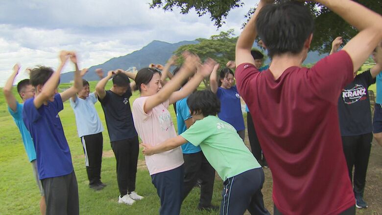 厳しい練習に涙も