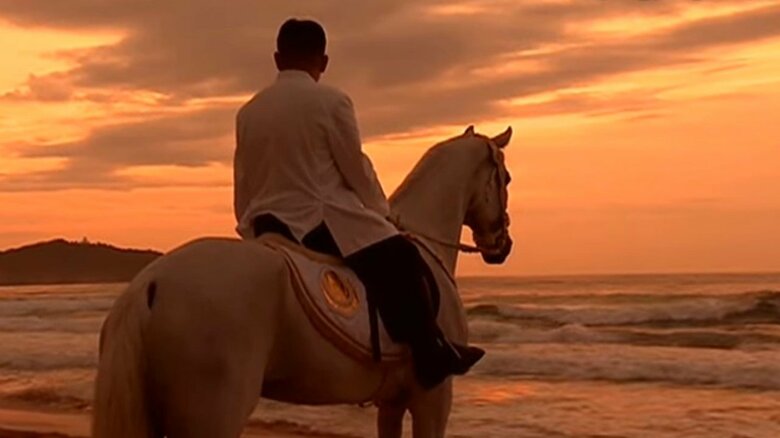 2021年を回顧する金総書記。減量の状況から2021年6月以降の撮影と見られる