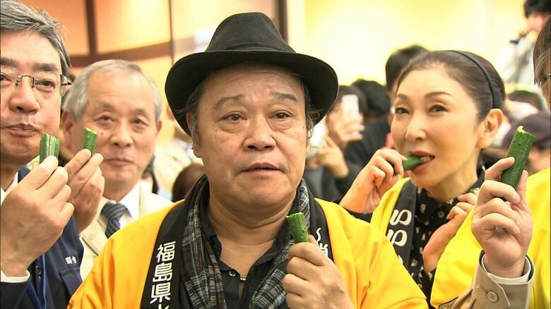 東日本大震災後は福島県産農産物の風評払拭に向けた活動も行った（2011年4月）