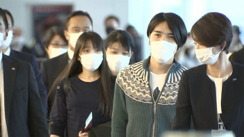 ニューヨークに向かう眞子さんと圭さん（14日）