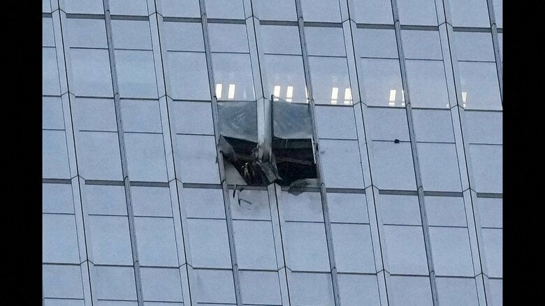 108階建て高層ビルに小型機衝突して穴があいたのだが…