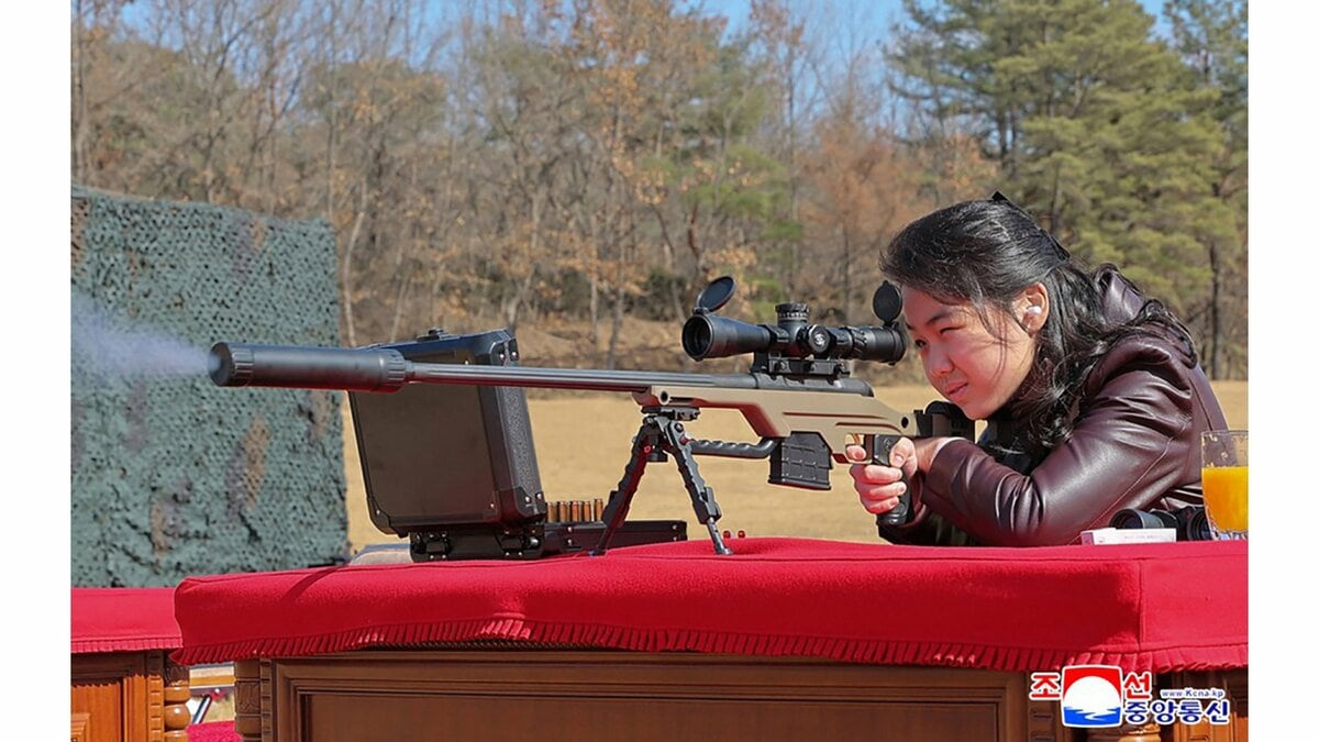 少女から「女戦士」へ、金正恩総書記が愛娘に授けた“白頭血統”の証明