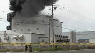 【工場爆発火災】刺激性ある成分含有か“大量の黒煙”噴出…市が外出自粛を市民に呼びかけ→8時間後に鎮火し呼びかけも終了～警察と消防が出火原因を調査中〈北海道室蘭市〉
