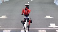 “人型ロボット”がハーフマラソン　人間の記録上回る　家庭で“家事ロボット”実用化も…国をあげて開発　中国
