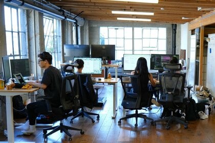 AIブームで「朝9時から夜9時まで週6日」労働？シリコンバレーで再注目される“中国発の働き方”「996」