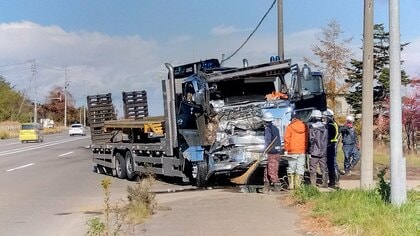 事故速報】4トンダンプや大型キャリアカーなど3台絡む事故 3人を