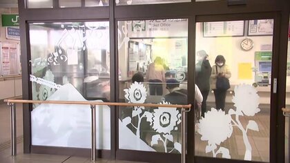 ＪＲ矢幅駅、新たな内装お披露目　地元の高校生がデザイン　岩手県矢巾町