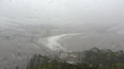 【映像】大型で強い台風25号が関東に接近　午後3時半現在の東京・大島町、神奈川・江ノ島