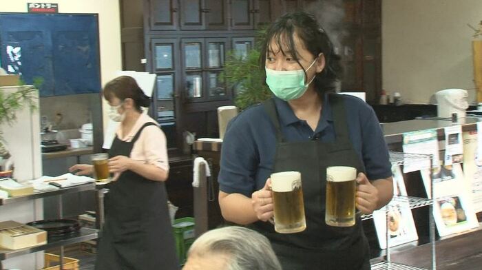 夕方からはレストランでの勤務