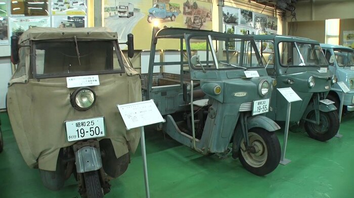 ナンバープレートでメーカーと年式がわかるようになっている