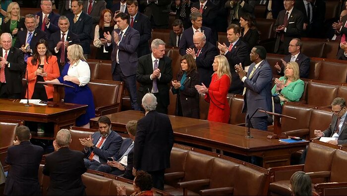 アメリカ議会の混迷は解消されるのか